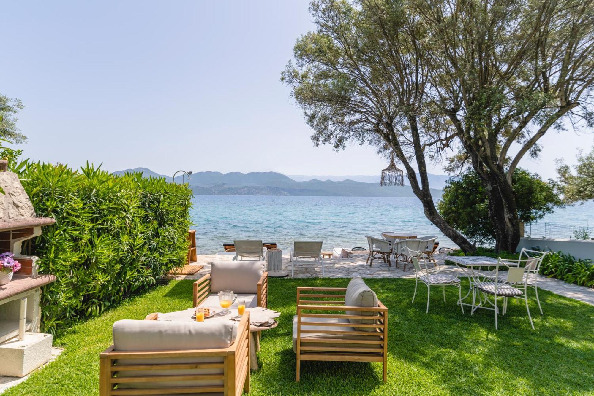 Agnadi Suites Episkopos Luaran gambar