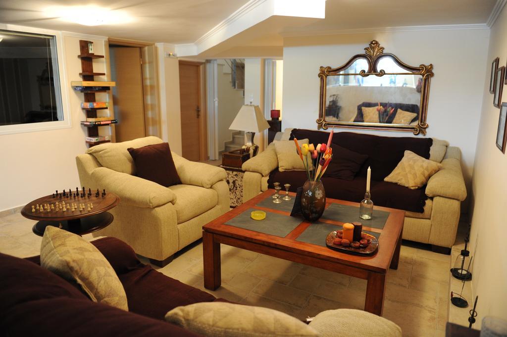 Agnadi Suites Episkopos Luaran gambar